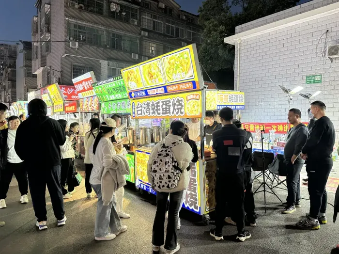 摆摊干小餐饮，真能轻松月入过万？